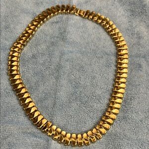Gold Necklace with Elegant Graduated Beads
